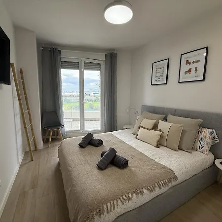 Modern And Luxurious In Nueva Andalucia - Jardines De Guadaiza Apartamento *