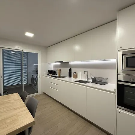 Modern And Luxurious In Nueva Andalucia - Jardines De Guadaiza 마르베야