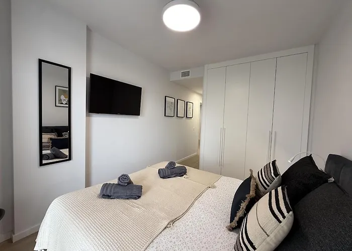 Modern And Luxurious In Nueva Andalucia - Jardines De Guadaiza *